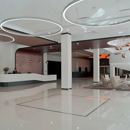Ambasador Premium فندق 4*