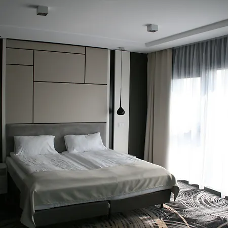 فندق Ambasador Premium 4*