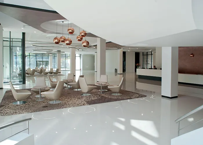 Отель Ambasador Premium 4*