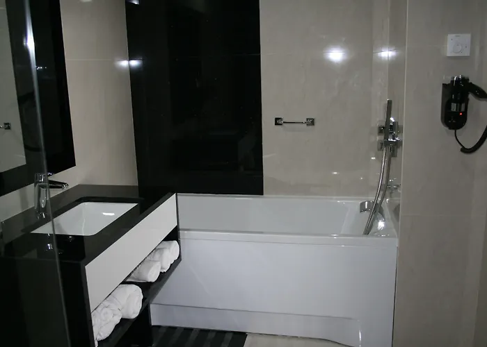 Отель Ambasador Premium